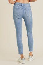 Load image into Gallery viewer, KIKI HIGE RISE SKINNY JEANS
